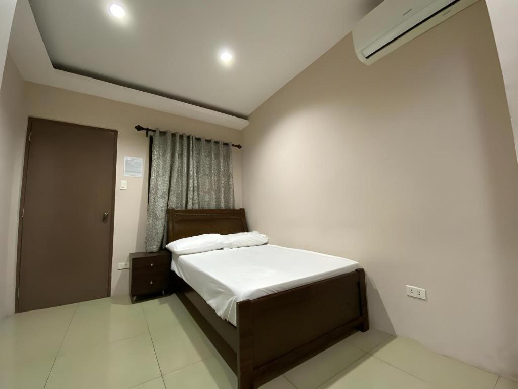 מנילה Oyo 766 Ichehan Apartments מראה חיצוני תמונה