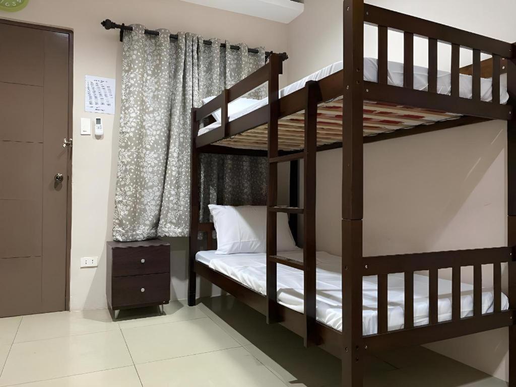 מנילה Oyo 766 Ichehan Apartments מראה חיצוני תמונה