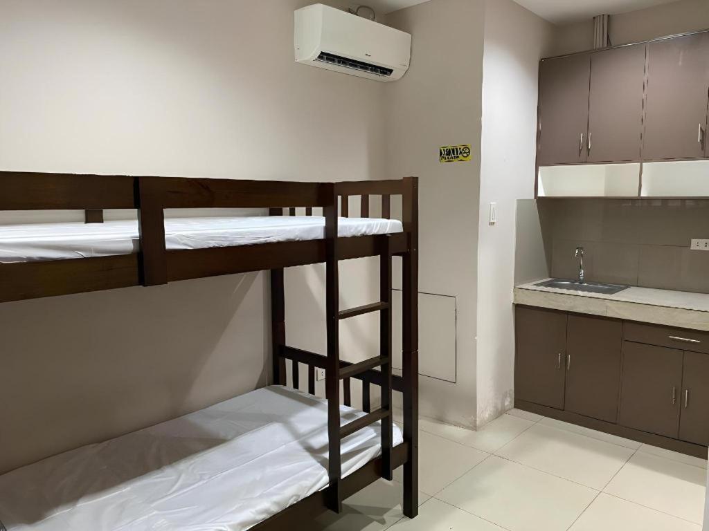 מנילה Oyo 766 Ichehan Apartments מראה חיצוני תמונה